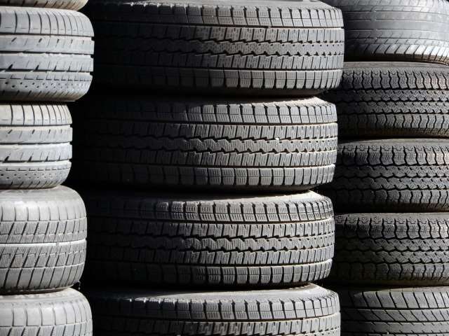 中古タイヤの買取と、オークションサイトを使った販売方法